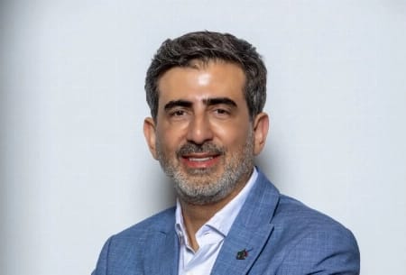 الكاتب سامر شقير